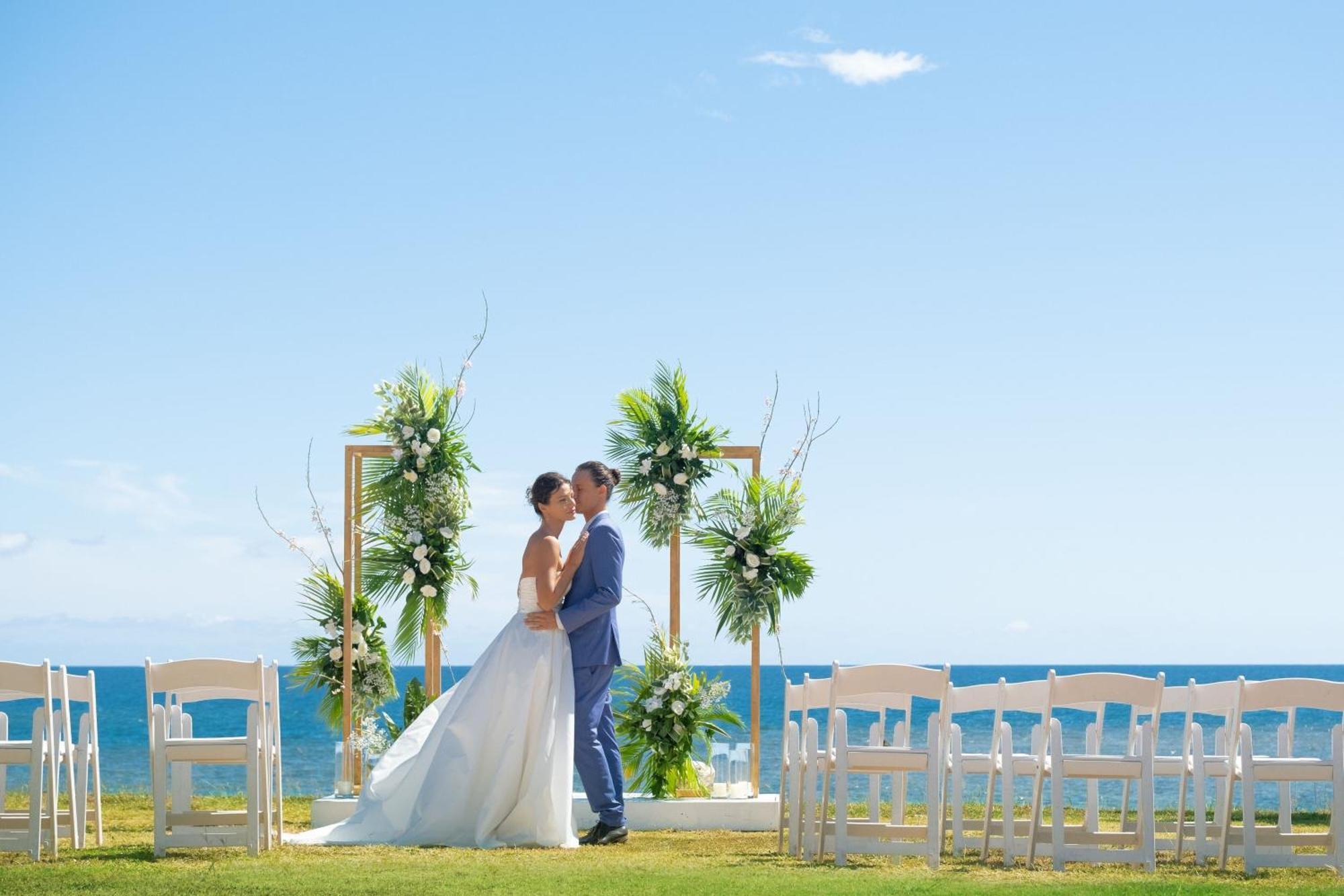 Fiji Marriott Resort Momi Bay Екстер'єр фото Wedding in Greece