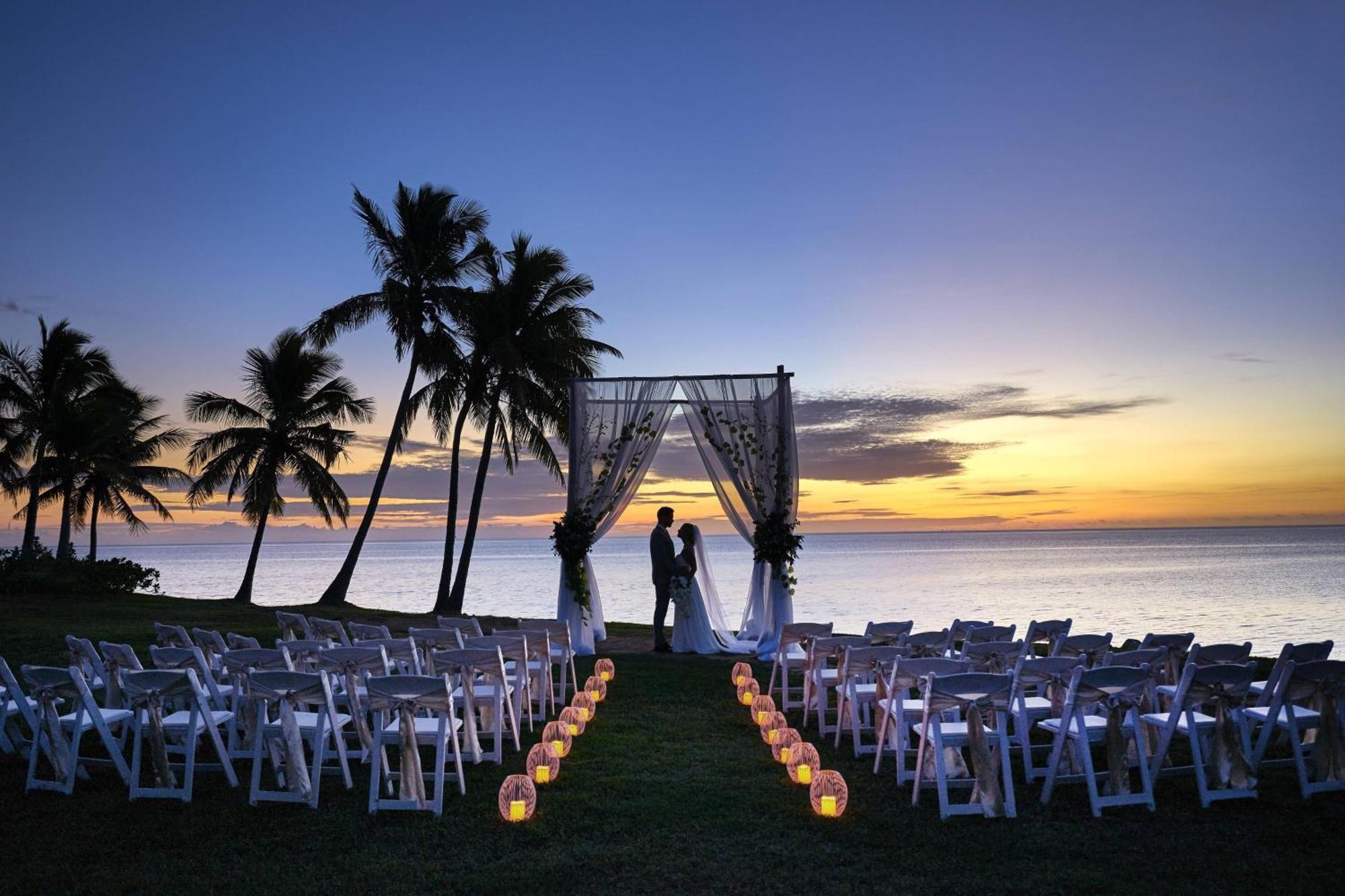 Fiji Marriott Resort Momi Bay Екстер'єр фото A wedding at the Four Seasons Resort