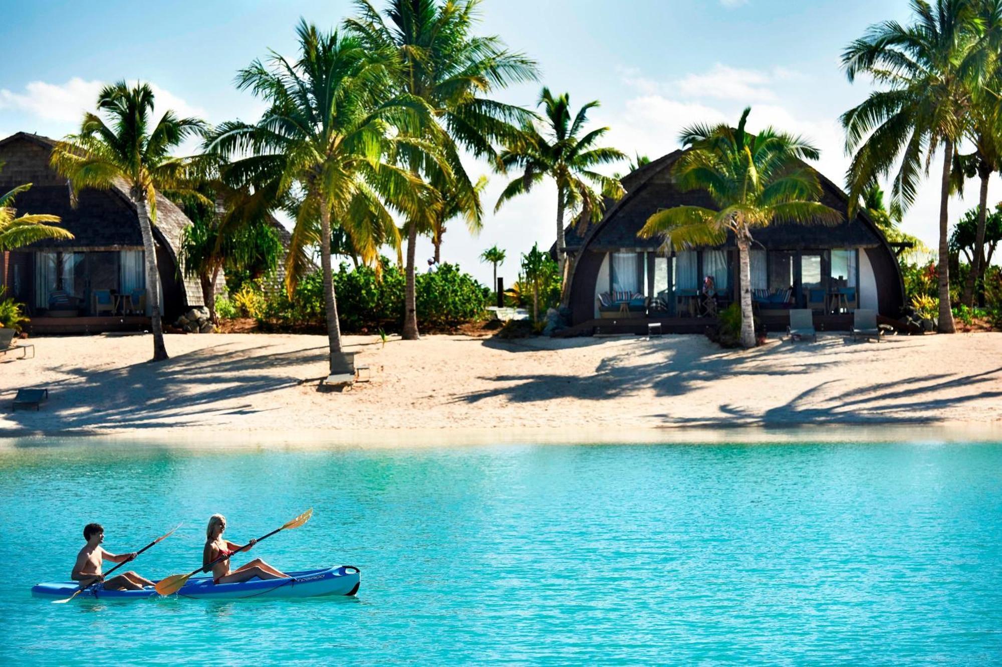 Fiji Marriott Resort Momi Bay Екстер'єр фото The resort's beach