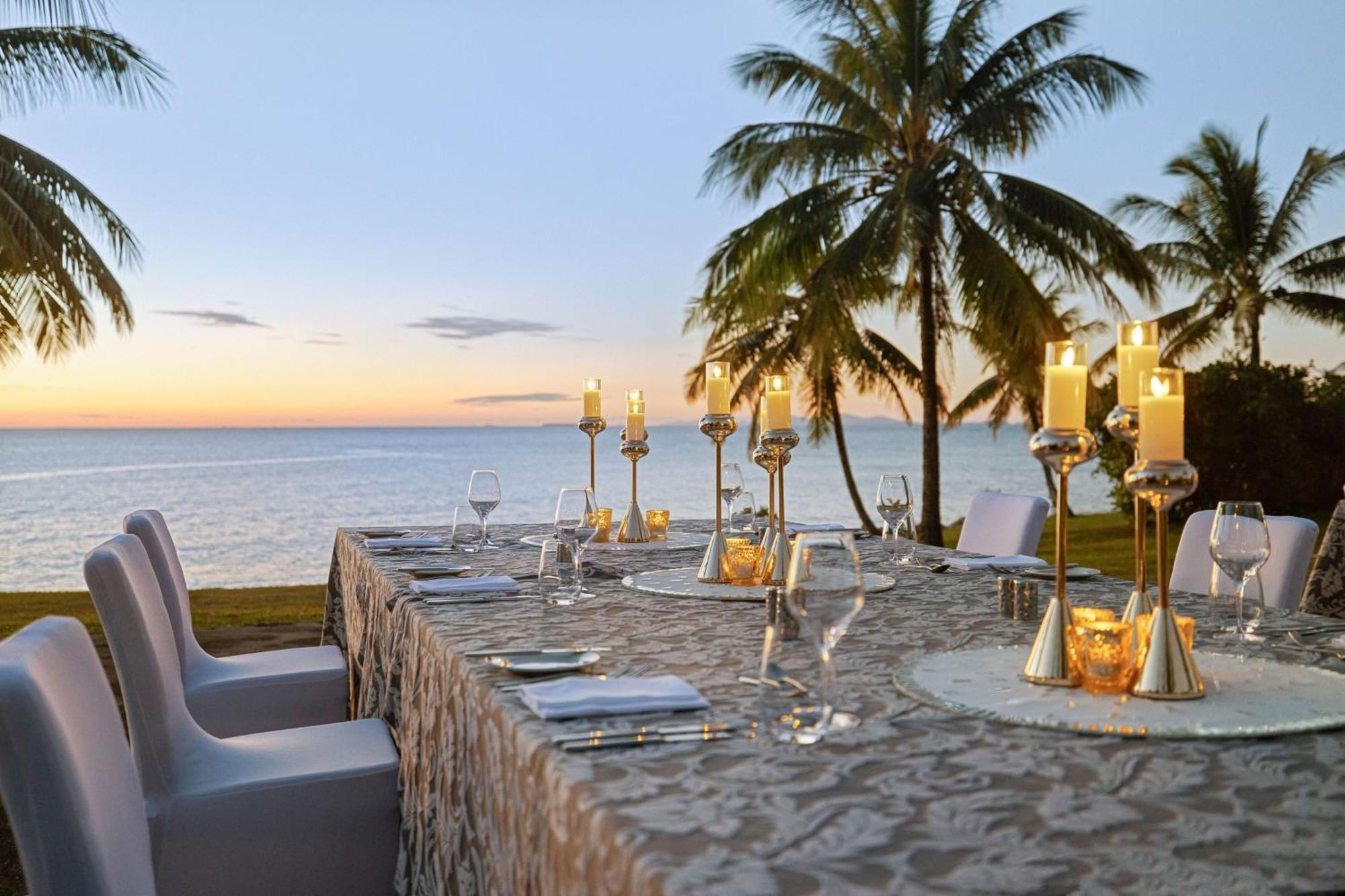 Fiji Marriott Resort Momi Bay Екстер'єр фото The Beachfront Restaurant