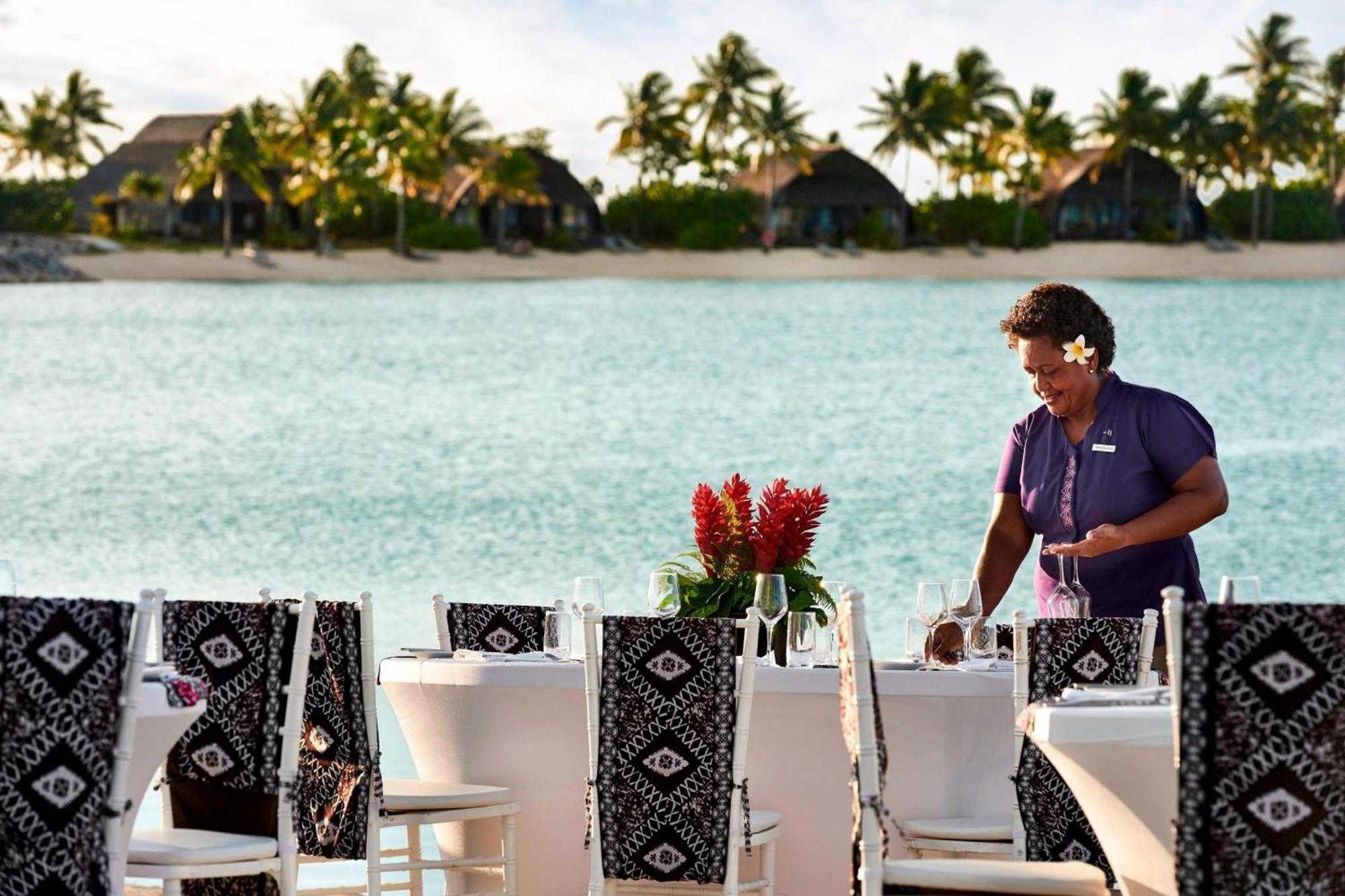 Fiji Marriott Resort Momi Bay Екстер'єр фото A restaurant at the resort